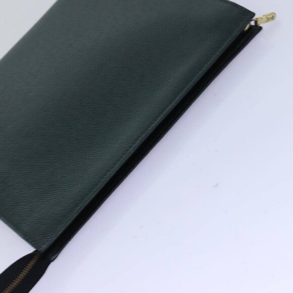 LOUIS VUITTON Taiga Pochette Voyage MM Clutch Bag Epicea LV Auth 75171 - Picture 7 of 16